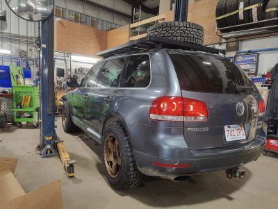 2006 VOLKSWAGEN TOUAREG - ENGINE HOIST